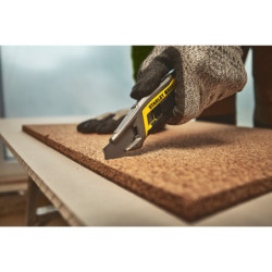 CUTTER QUICK SNAP FATMAX 18 MM BOUTON POUSSOIR