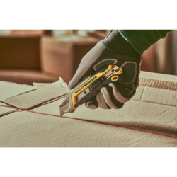CUTTER QUICK SNAP FATMAX 18 MM BOUTON POUSSOIR