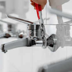 PINCE CLE 250 MM GAINEE PVC CHROME