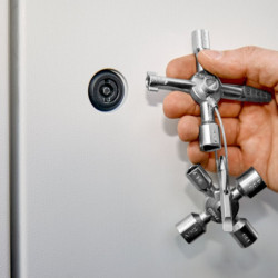 KNIPEX CLE POUR ARMOIRES ''TWINKEY ''
