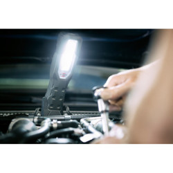 LAMPE TORCHE A LED RECHARGEABLE 200 A 1000 LUMENS HL1000A