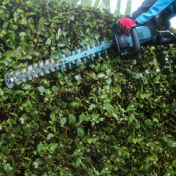 TAILLE-HAIE SUR BATTERIE 40V GTX LONG 600mm SANS BATTERIE NI CHARGEUR UH004GZ MAKITA