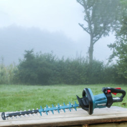 TAILLE-HAIE SUR BATTERIE 40V GTX LONG 600mm SANS BATTERIE NI CHARGEUR UH004GZ MAKITA