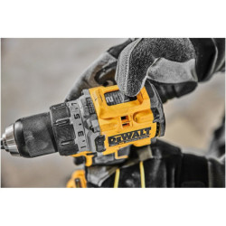 PERCEUSE VISSEUSE COMPACT 18V AVEC 2 BATTERIES 5,0 Ah + CHARGEUR EN COFFRET DCD800P2T-QW
